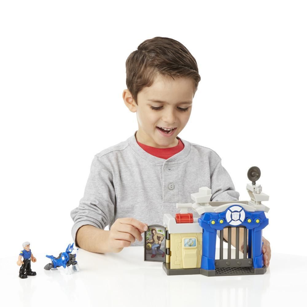 Figurine Transformers Playskool Heroes Rescue Bots - Statia de politie din Griffin Rock