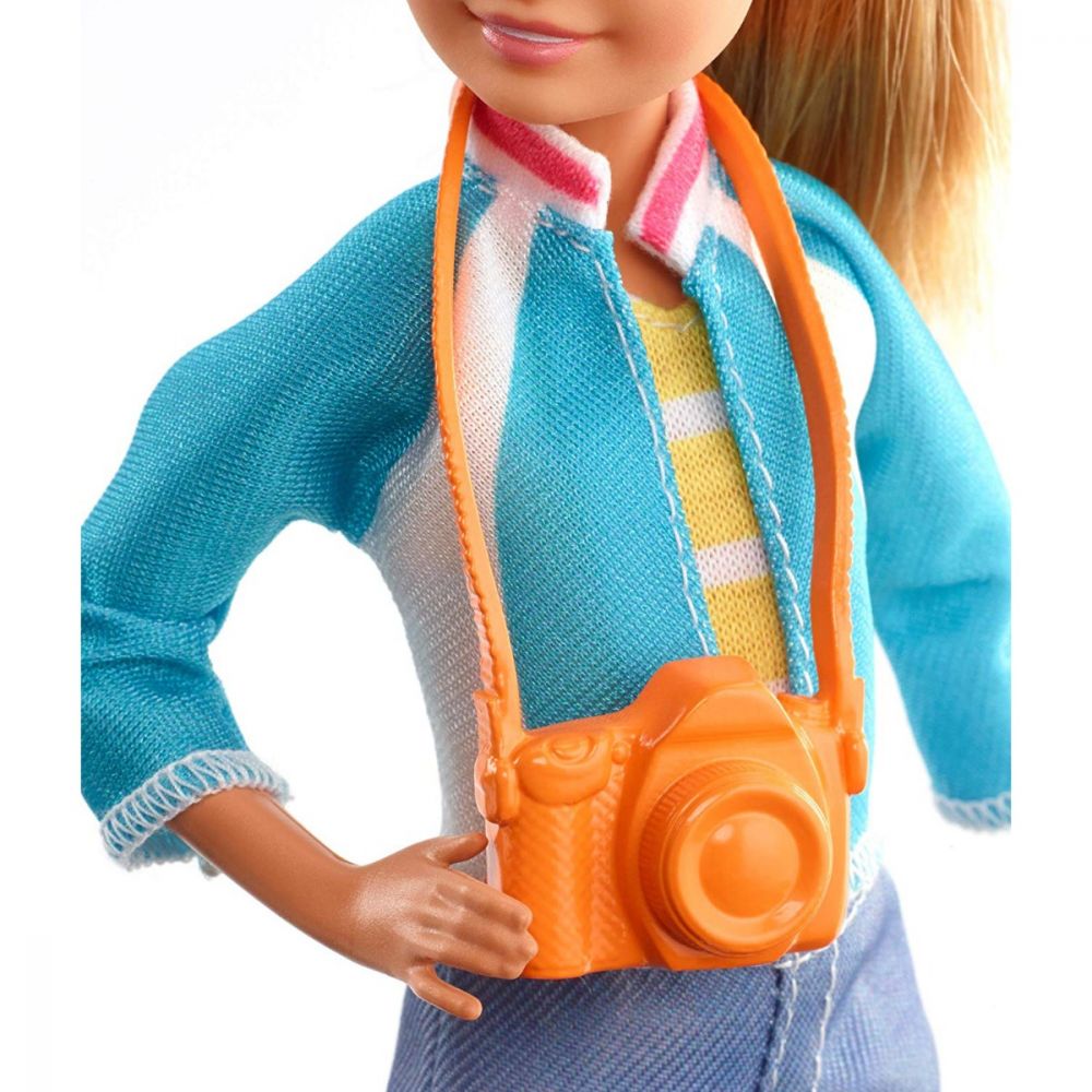 Papusa Barbie Stacie turista cu accesorii