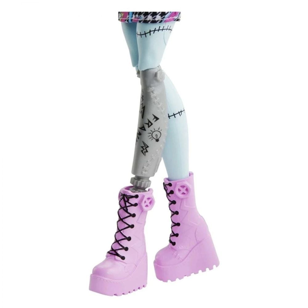 Papusa cu accesorii, Monster High, Frankie Stein, HKY76