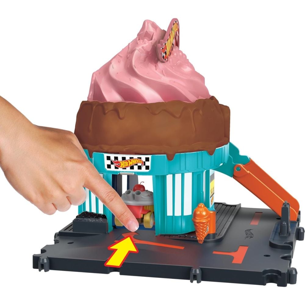 Hot Wheels シューマッハ&ライコネン　ヘルメット3点セット Set de joaca cu masinuta, Hot Wheels, Downtown Ice Cream Swirl