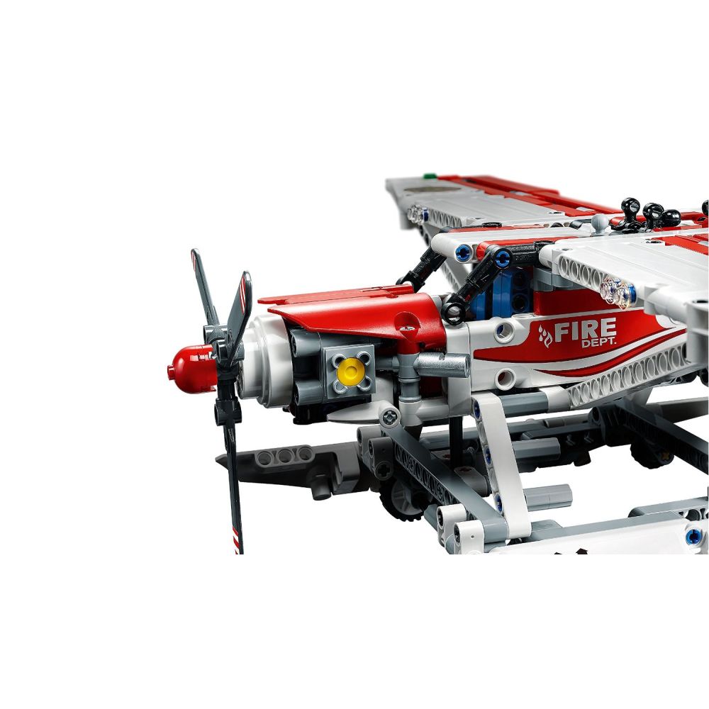 LEGO® Technic™ - Avion de stingere a incendiilor (42040)