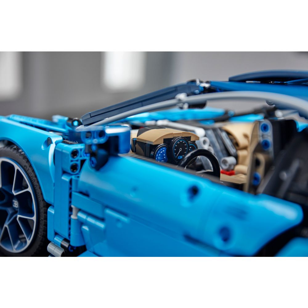 LEGO® Technic - Bugatti Chiron (42083)