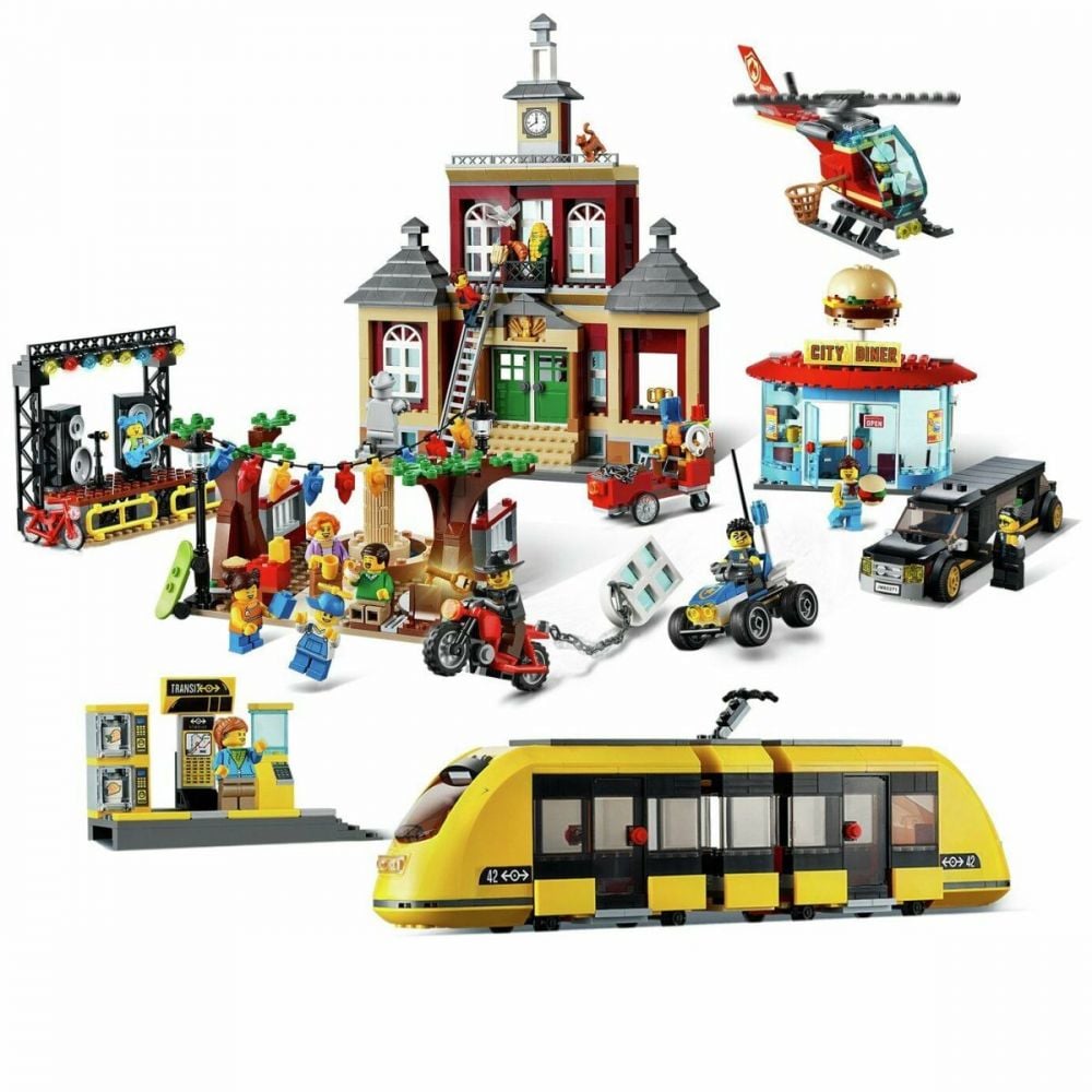 LEGO® City - Piata Principala (60271)