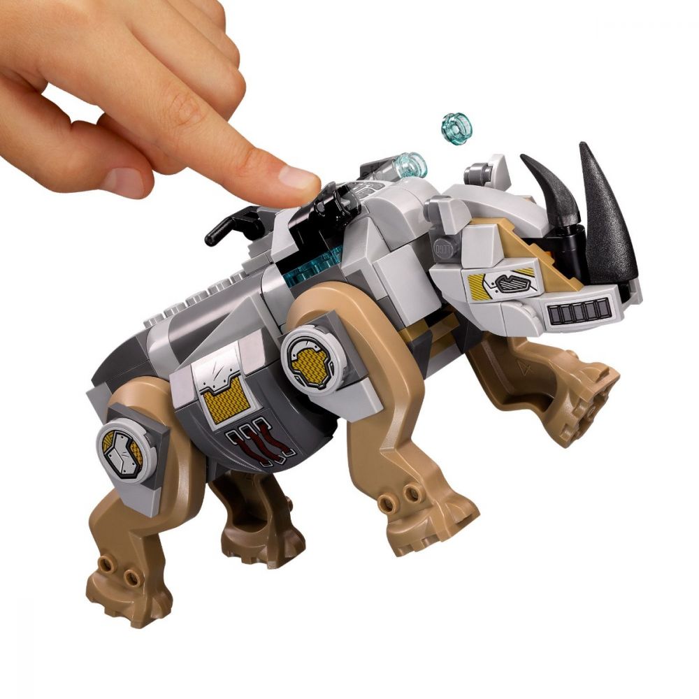LEGO® Super Heroes - Confruntarea cu rinocerul langa mina (76099)