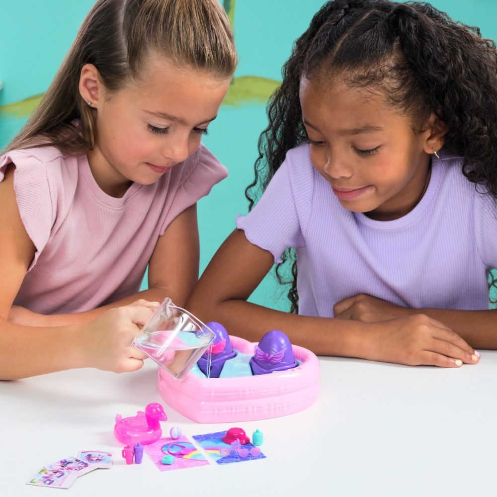 Set de joaca cu 2 figurine, Hatchimals, Petrecerea de la piscina, 6072786