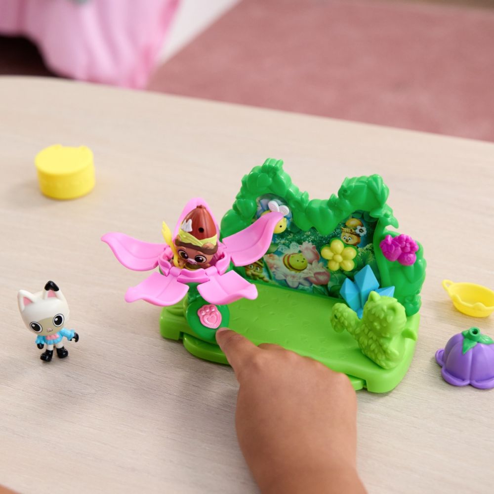 Set de joaca cu figurine, Gabbys Dollhouse, Garden Story, 12 piese, 6074117