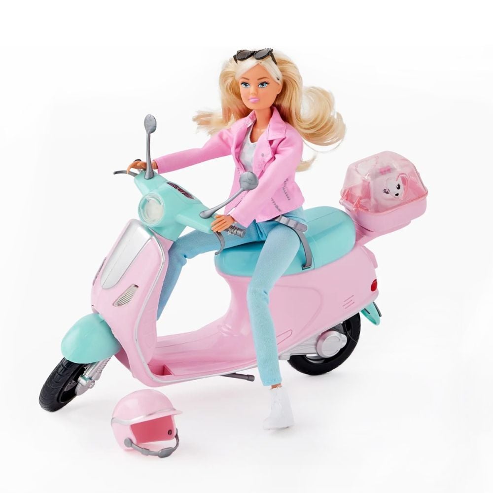Papusa Steffi pe scooter, Steffi Love