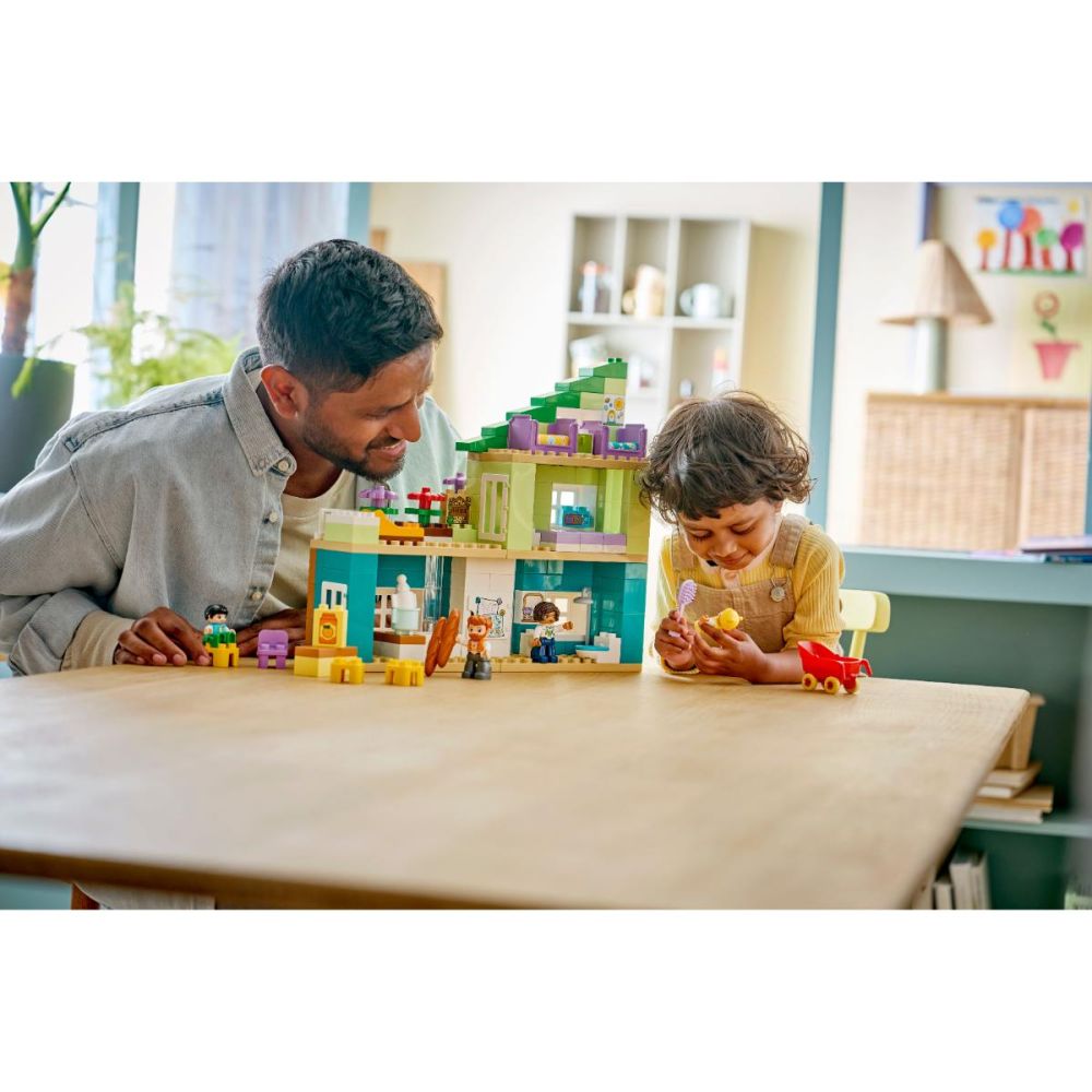 LEGO® DUPLO - Casa moderna de familie 3 in 1, cu figurine (10470)