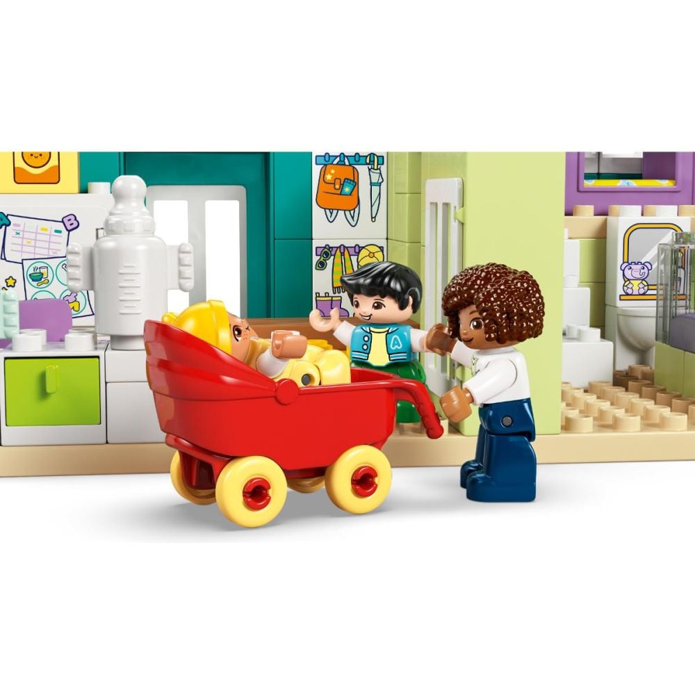 LEGO® DUPLO - Casa moderna de familie 3 in 1, cu figurine (10470)