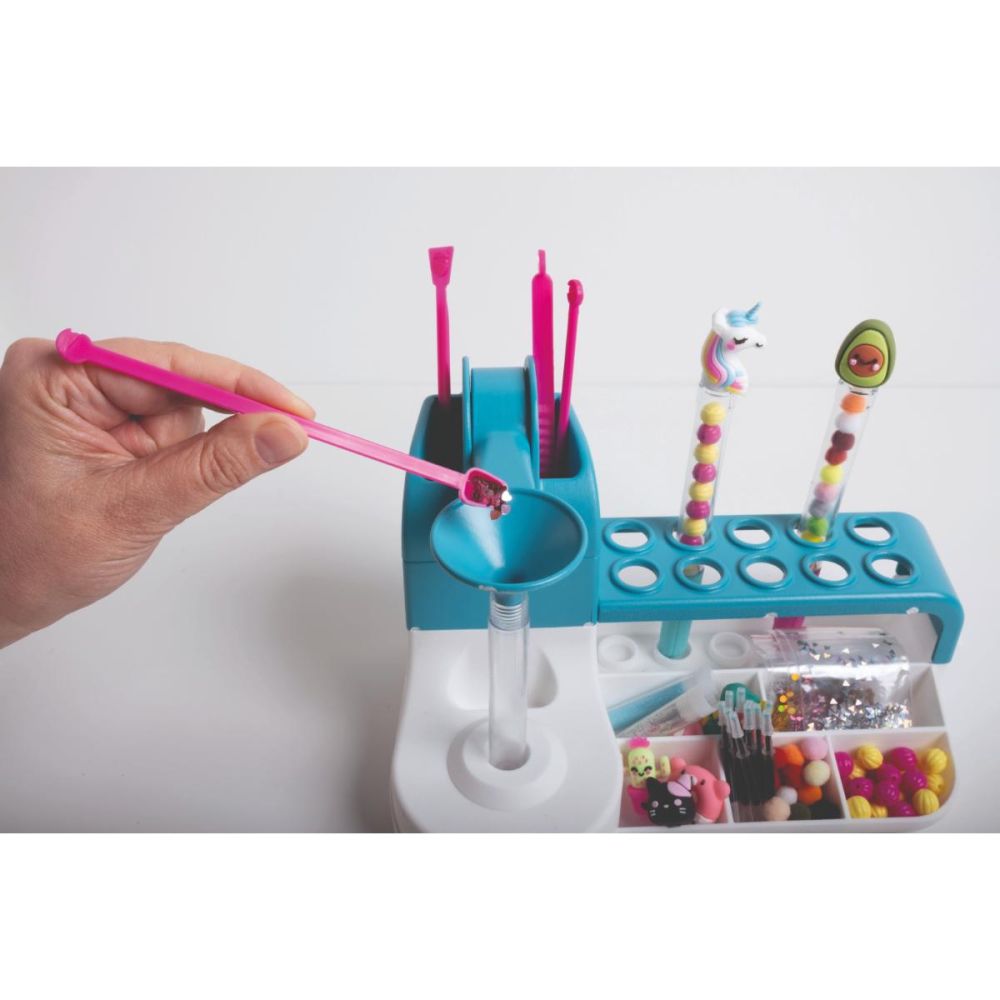 Clementoni Pen Creator Studio - Kit Per Creare Penne Personalizzate Con Decorazioni, Gioco Creativo Per Bambini 6+ - Foto 9