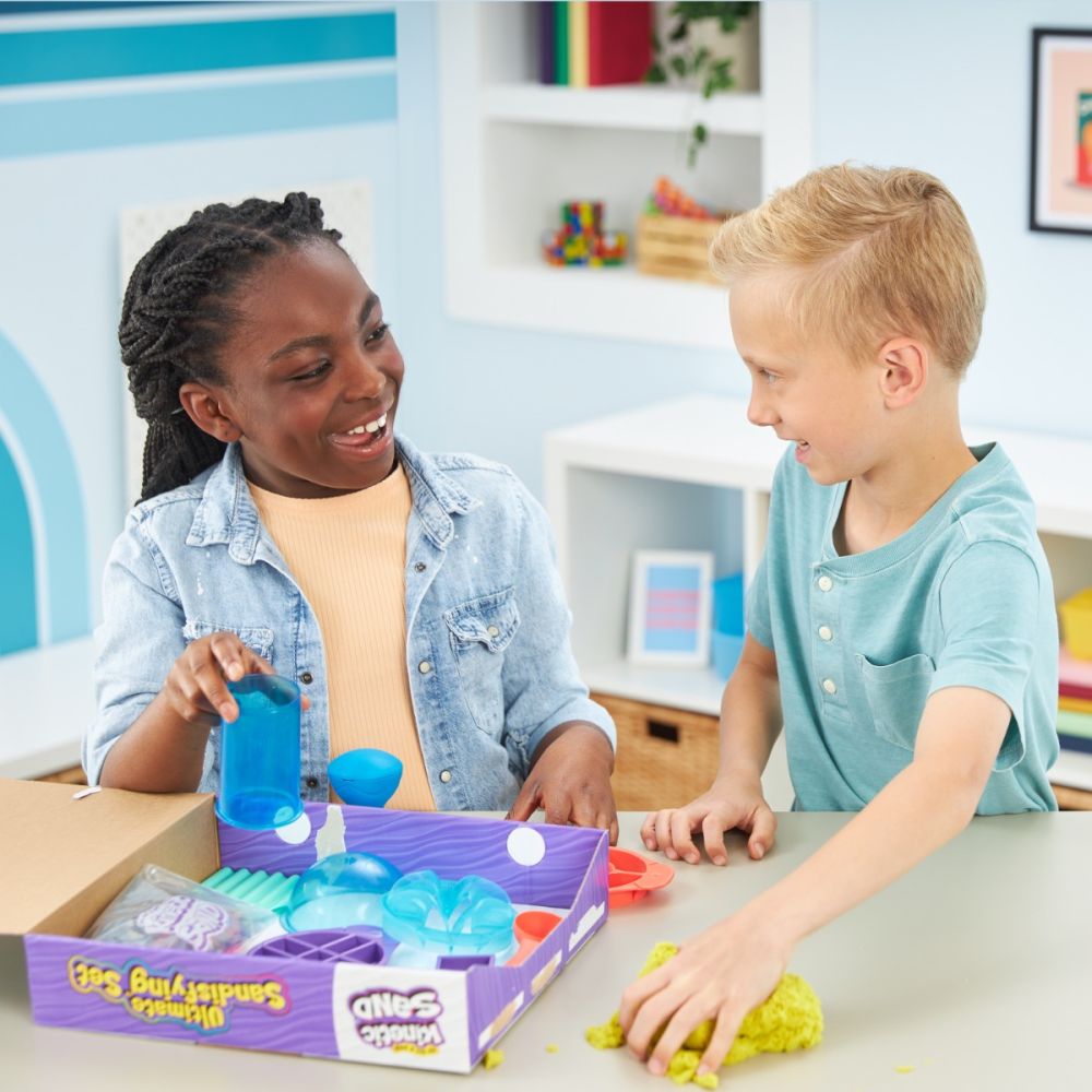 Set de joaca cu nisip si 10 forme de modelat, Kinetic Sand, 20142634