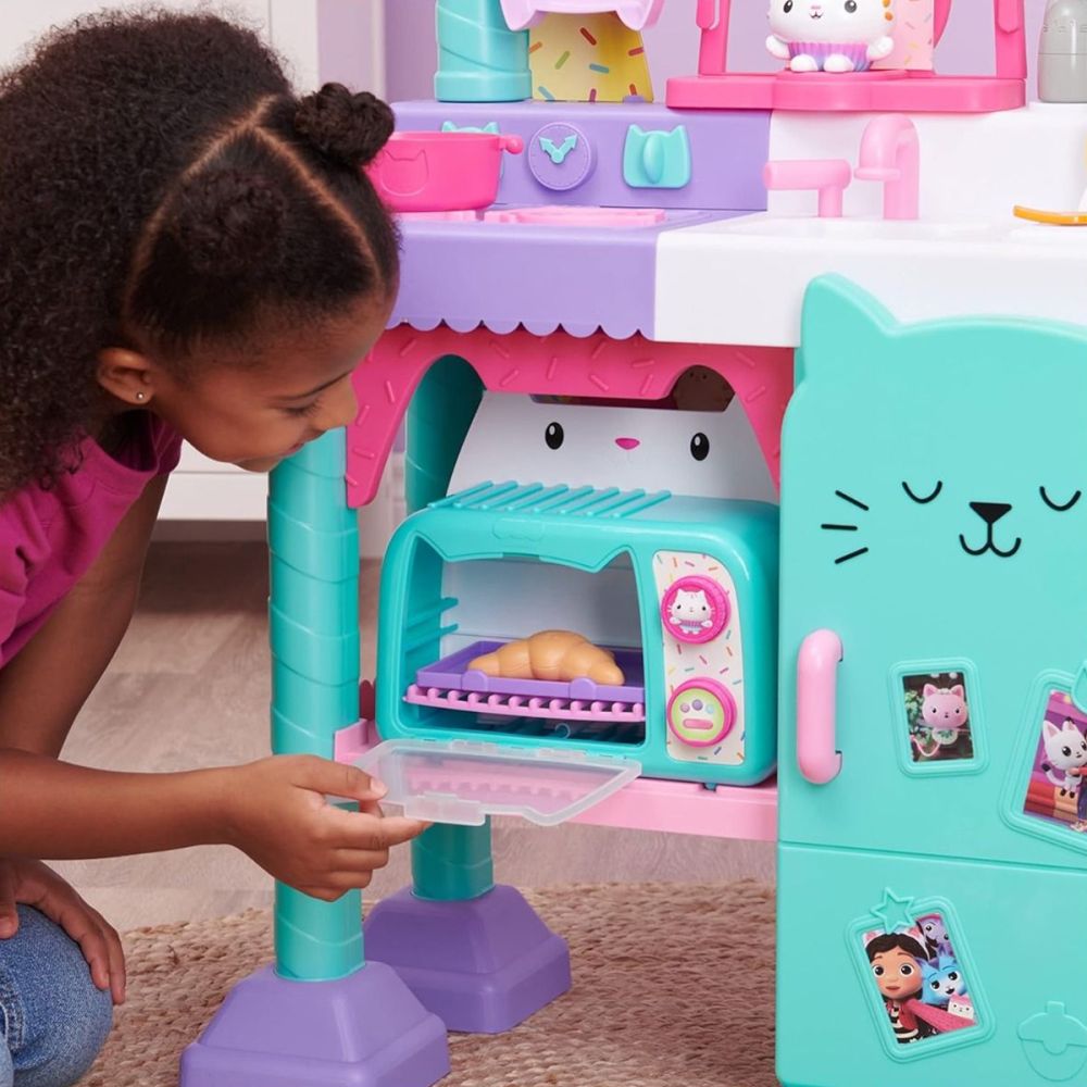 Cuptor pentru prajituri Cakey, Gabbys Dollhouse