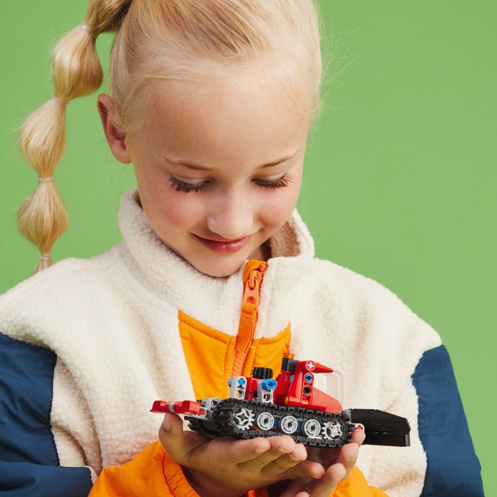 LEGO® Technic - Masina de tasat Zapada (42148)