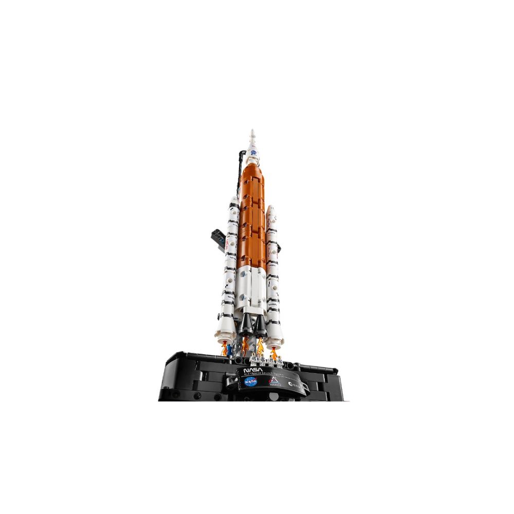 LEGO® Technic - Racheta sistemului de lansare spatiala NASA Artemis (42221)