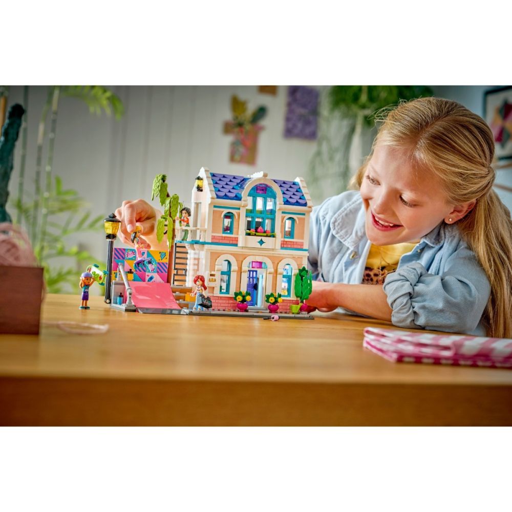LEGO® Friends - Casa familiei lui Liann (42687) | Noriel