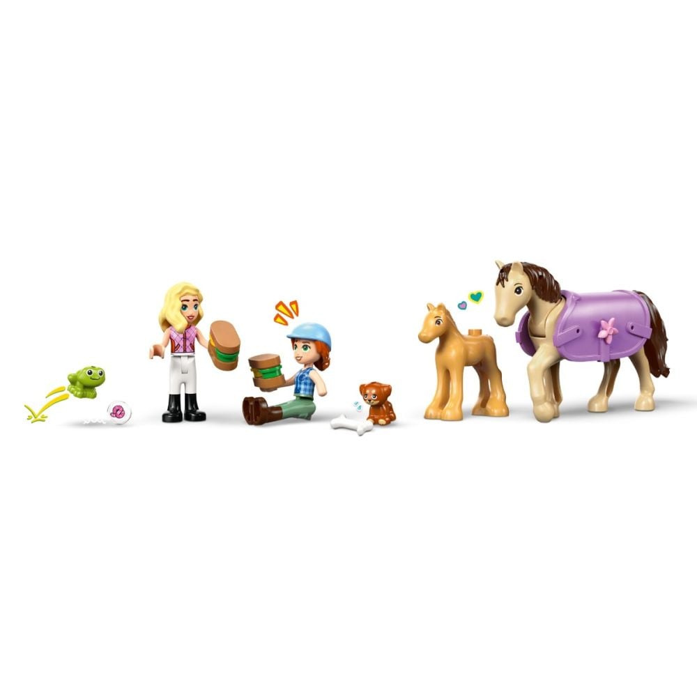 LEGO® Friends - Remorca pentru cal si manz (42695)