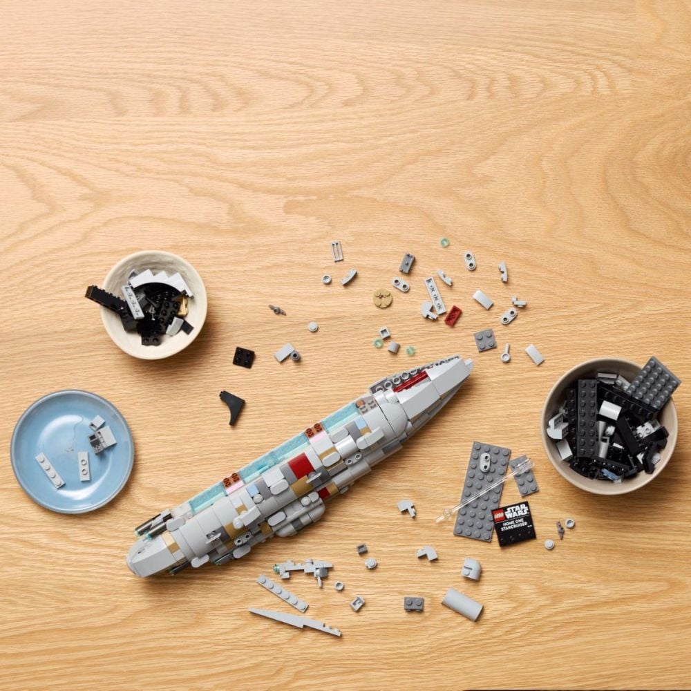 LEGO® Star Wars - Nava de croaziera stelara Home One (75405)