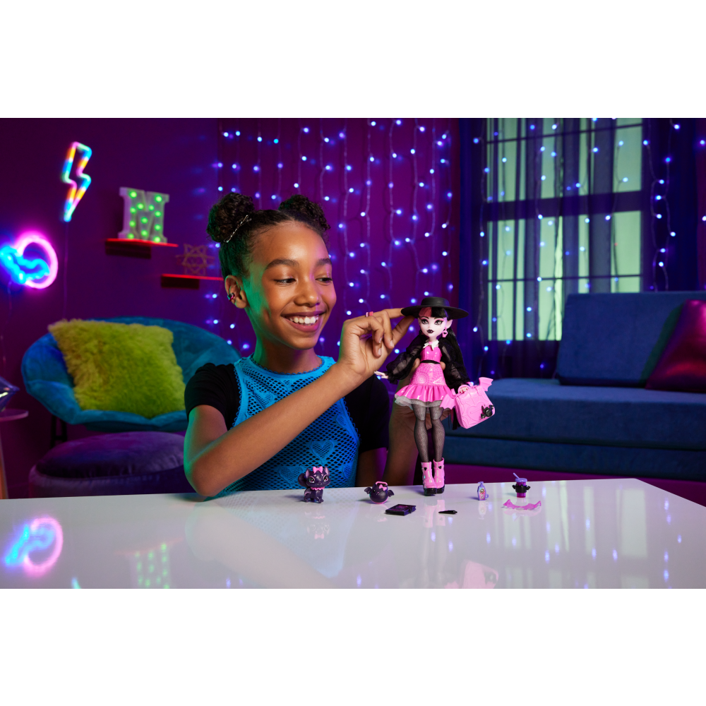 Papusa cu animal de companie, Monster High, Draculaura, HRP64