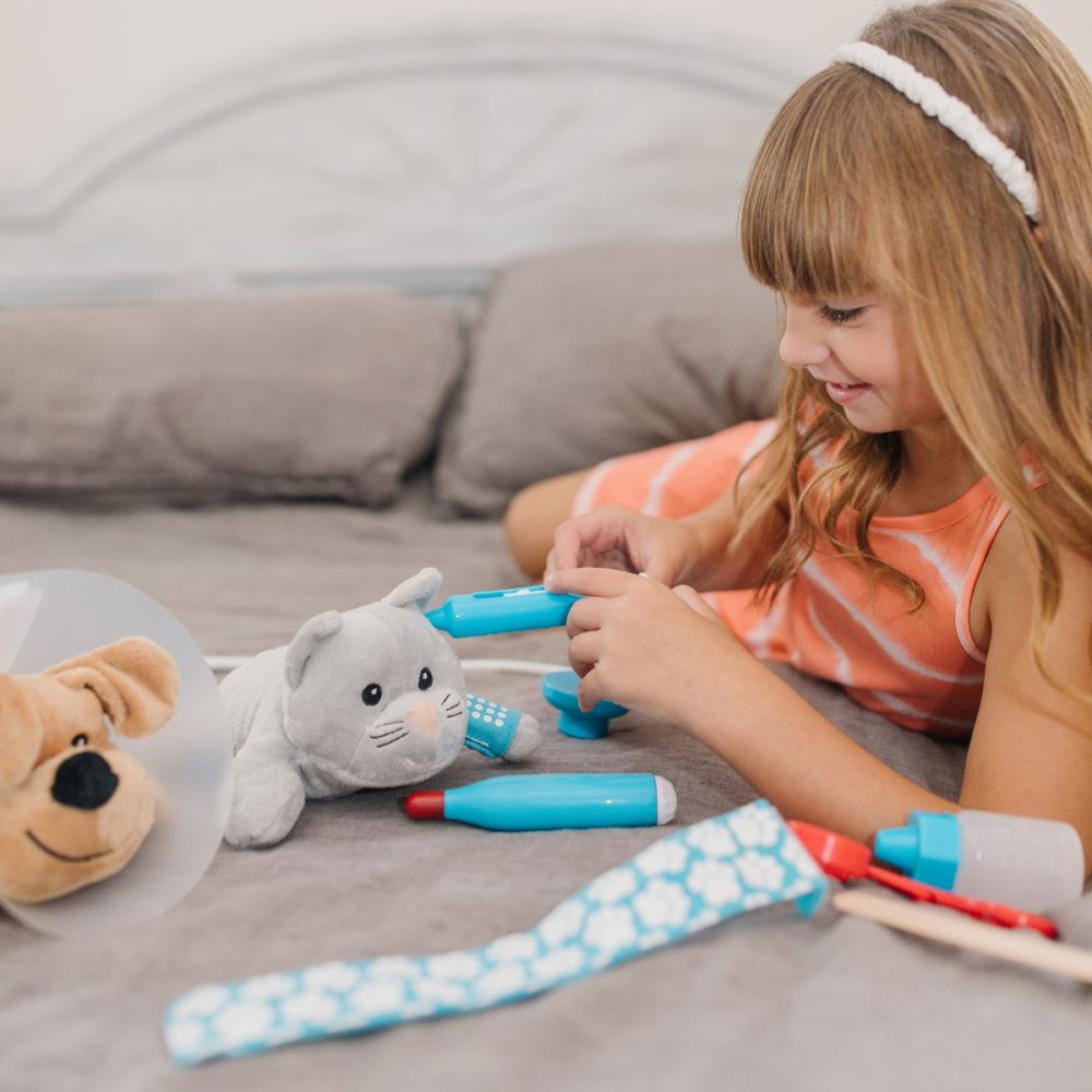 Set de joaca, Melissa & Doug, La veterinar, 24 piese, 6074883