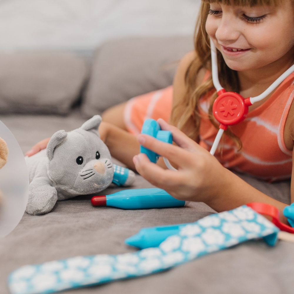 Set de joaca, Melissa & Doug, La veterinar, 24 piese, 6074883