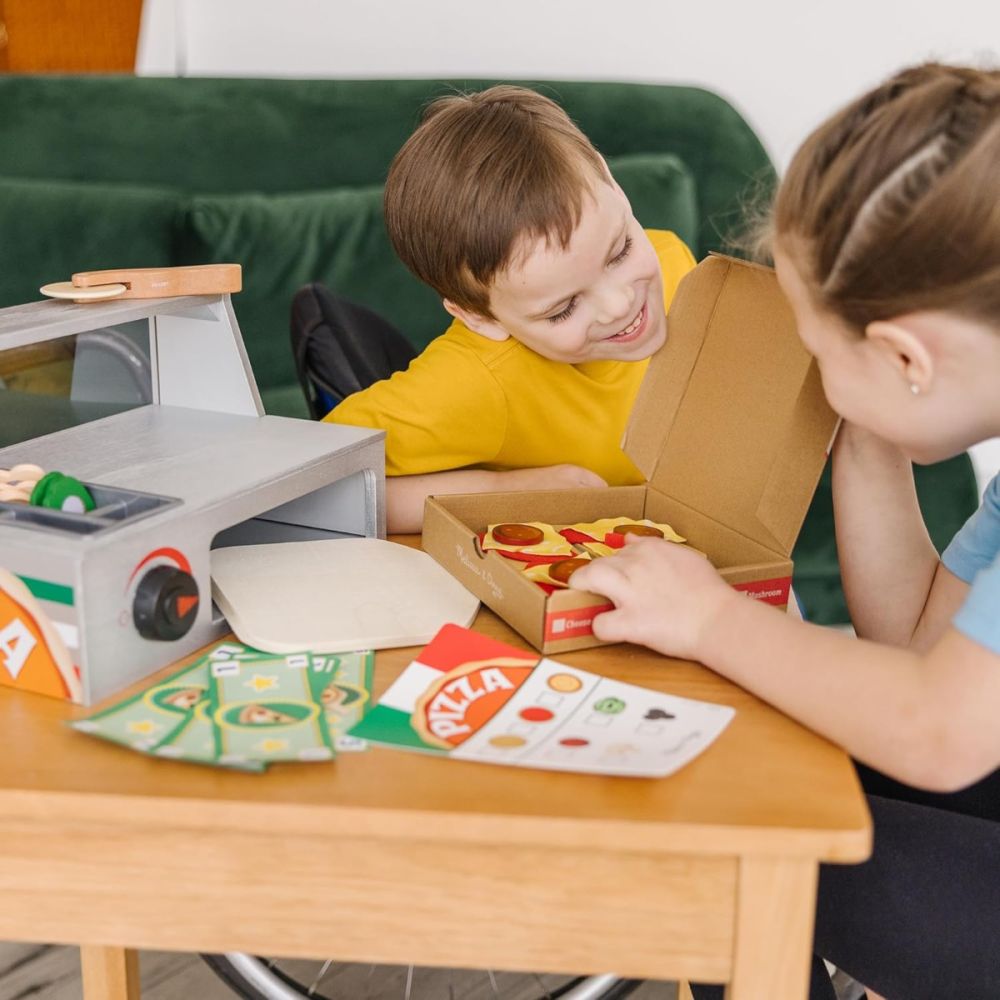 Set de joaca din lemn, Melissa & Doug, Standul de Pizza cu cuptor, 41 piese, 6074890