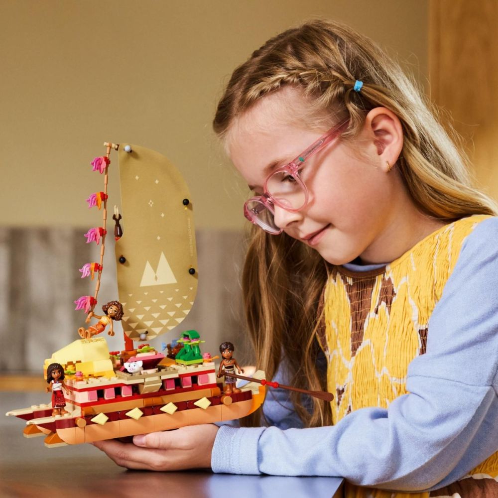 LEGO® Disney Princess - Canoea de aventura a Moanei (43270)