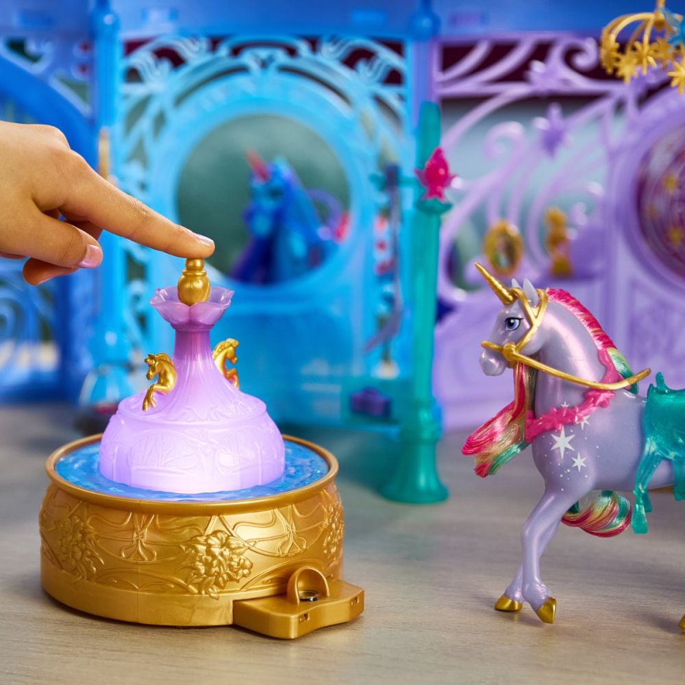 Set de joaca cu lumini si sunete, Unicorn Academy, Starglow Fountain & Stable