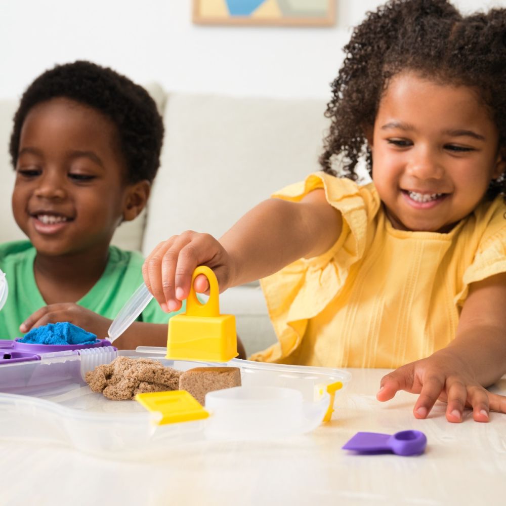 Set de joaca cu nisip si accesorii, Kinetic Sand, Sensory Case, 6069784