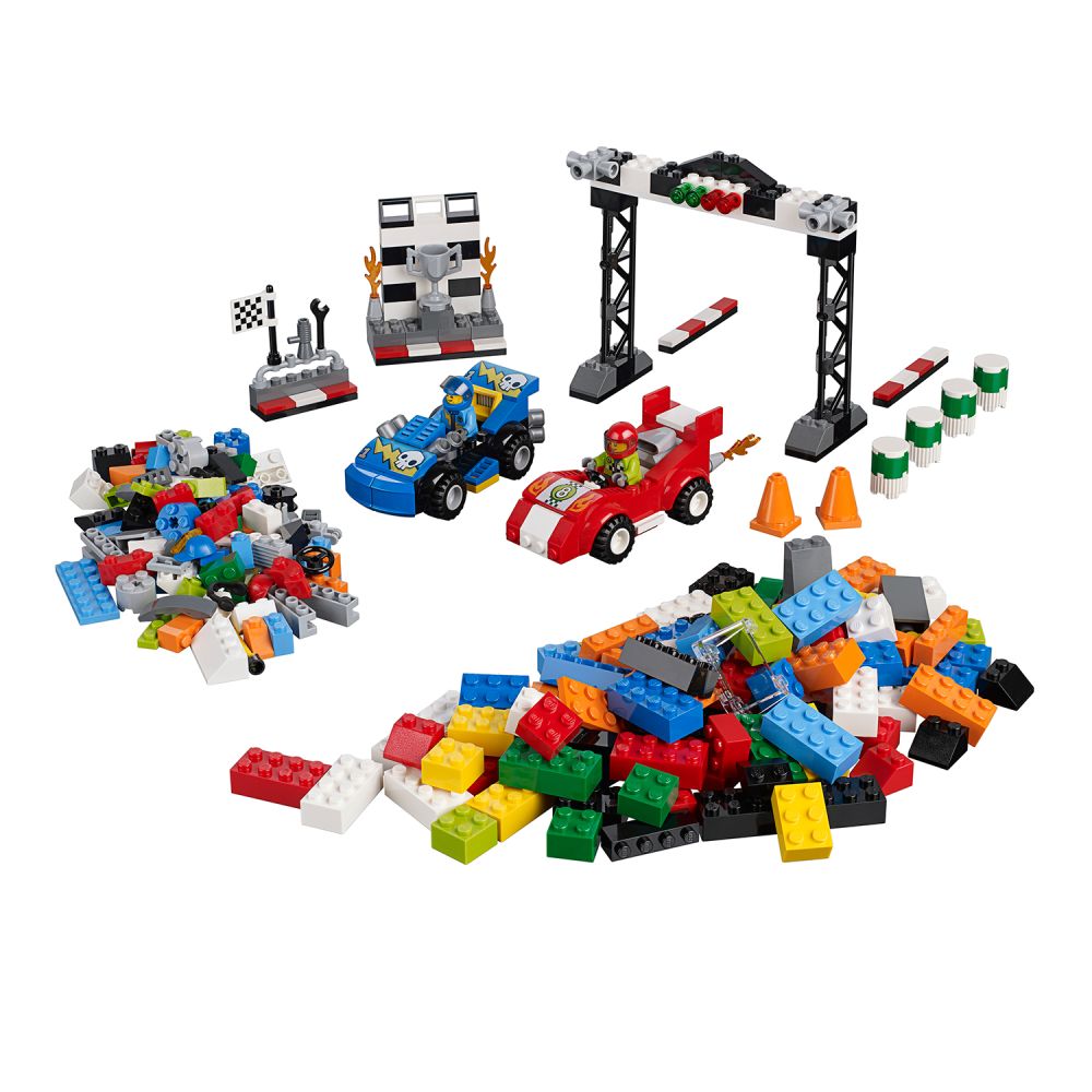 LEGO® Juniors - Raliu cu masini de curse (10673)
