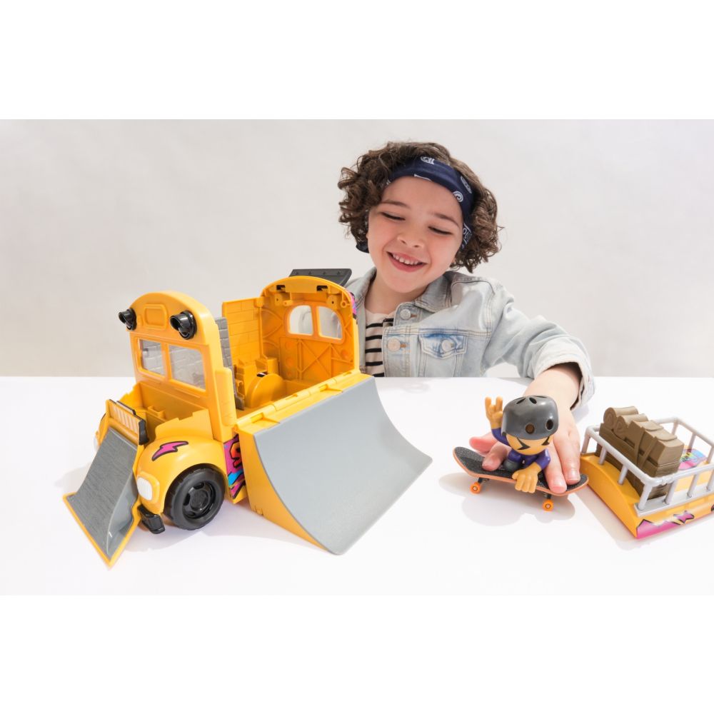 Set autobuz cu mini skateboard si figurina, Tech Deck, SK8 Crew, 6071034