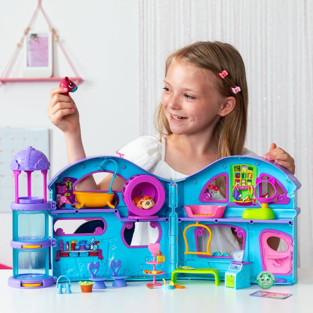 Set de joaca cu 2 figurine, Littlest Pet Shop, 20 accesorii