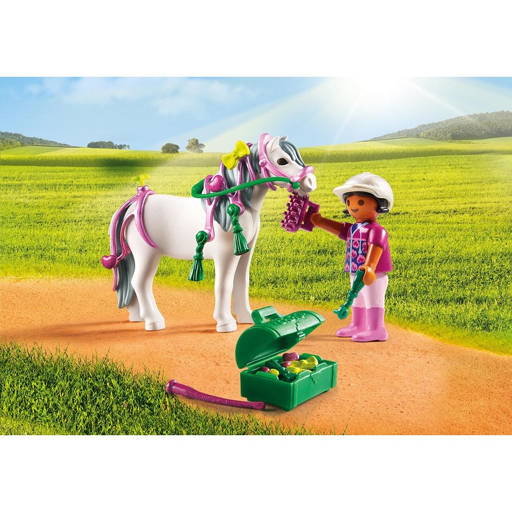 Set figurine Playmobil Country - Ingrijitor si ponei cu inimioare (6969)