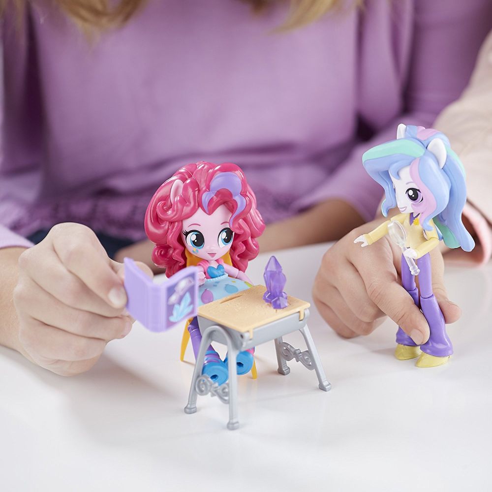 Set tematic cu figurina My Little Pony Equestria Girls - Principal Celestia