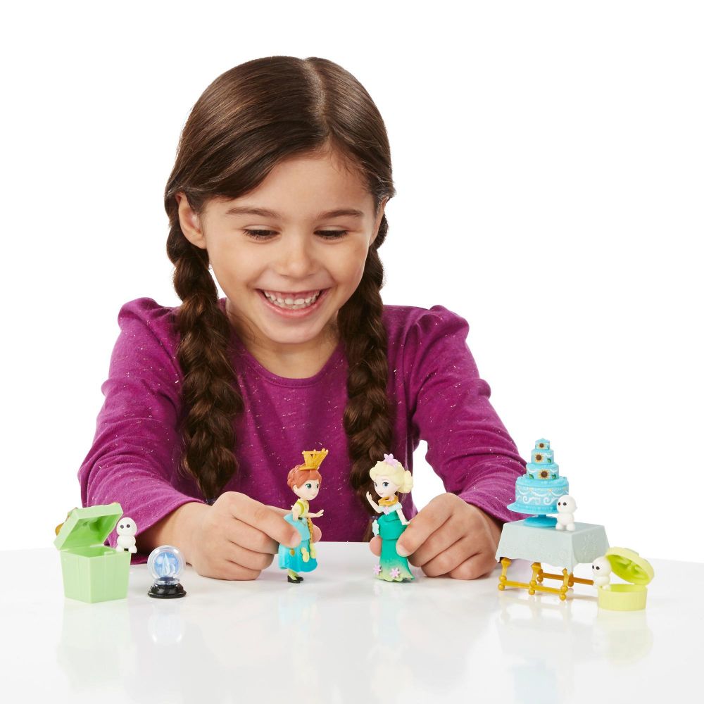 Set tematic cu figurine Disney Frozen - Aniversarea Annei
