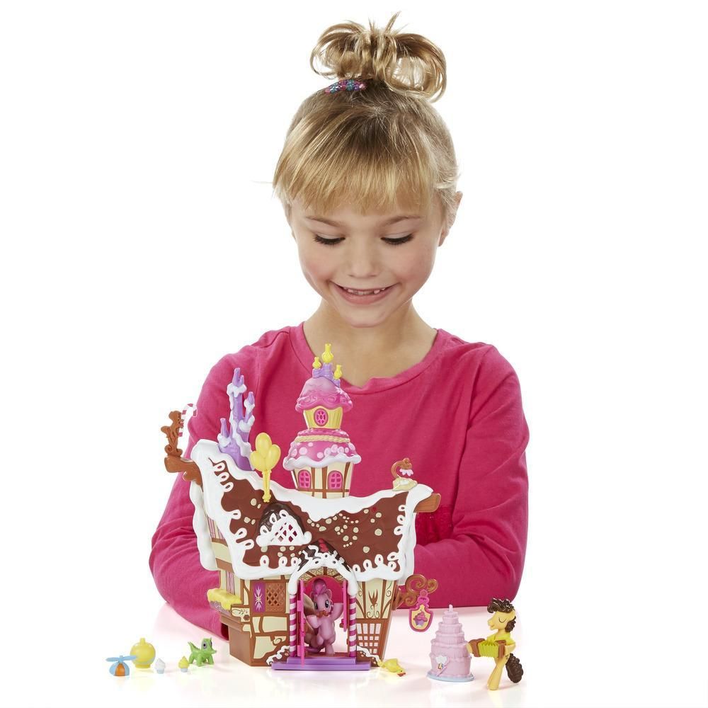 Set tematic My Little Pony Friendship is Magic - Casa de turta dulce a lui Pinkie Pie