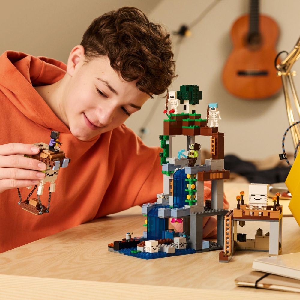 LEGO® Minecraft - Statie de mobi Ghast (21597)