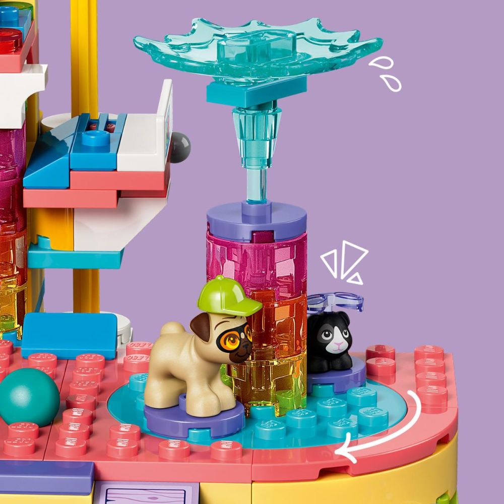 LEGO® Friends - O zi distractiva in parcul acvatic (42676)