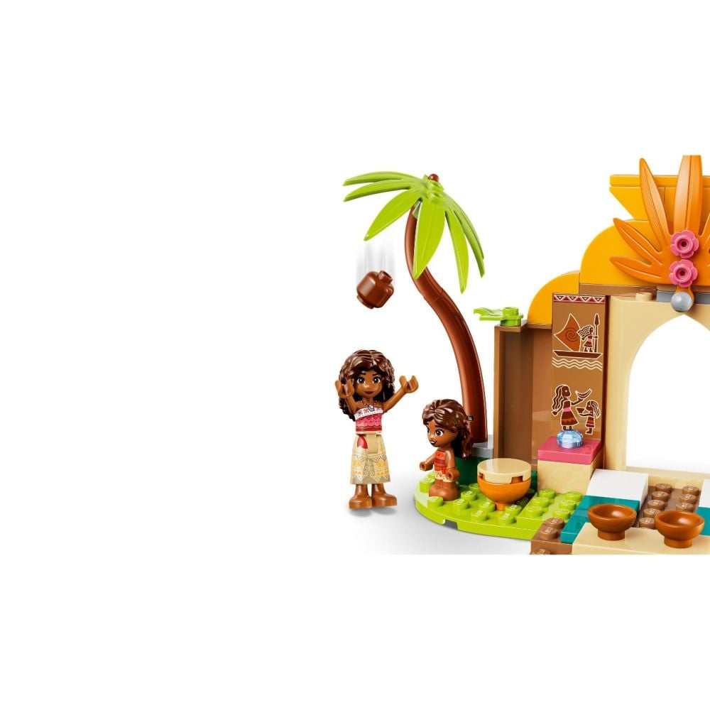 LEGO® Disney Princess - Casa traditionala si barcuta (43282)