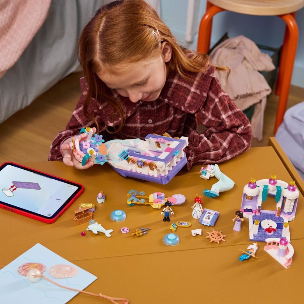 LEGO® Disney Princess - Barca nuntii regale a lui Ariel (43299)
