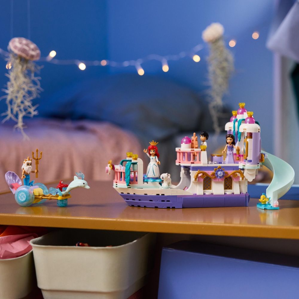LEGO® Disney Princess - Barca nuntii regale a lui Ariel (43299)