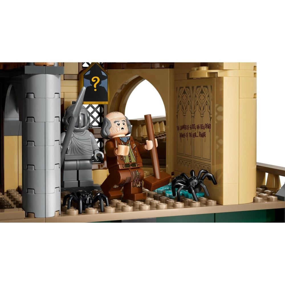LEGO® Harry Potter - Castelul Hogwarts: Aripa de est (76473)