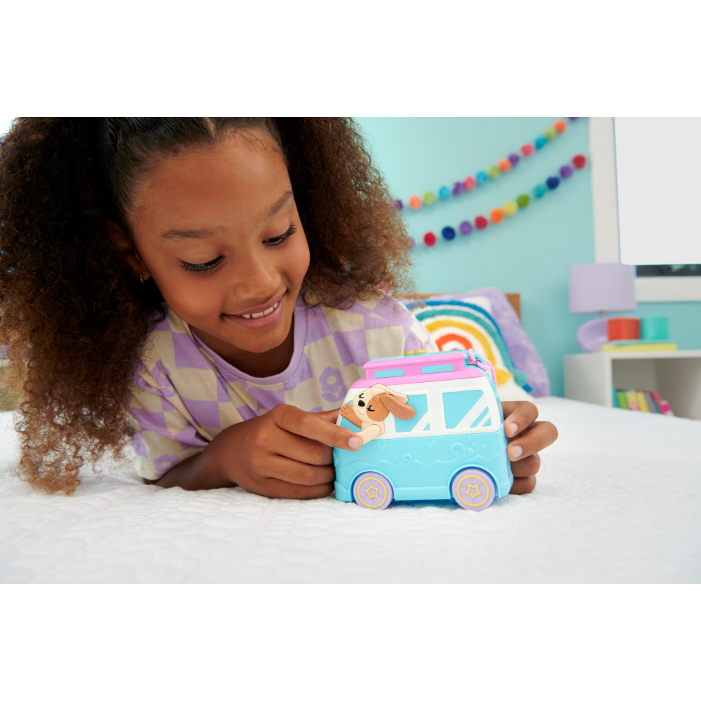 Set de joaca cu 2 papusi si 12 accesorii Polly Pocket, Seaside Puppy Ride, HRD36