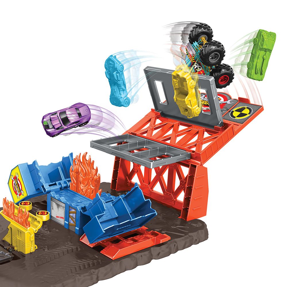 Set de joaca cu masina de teren Monster Trucks, Hot Wheels, Blast Station, HFB12