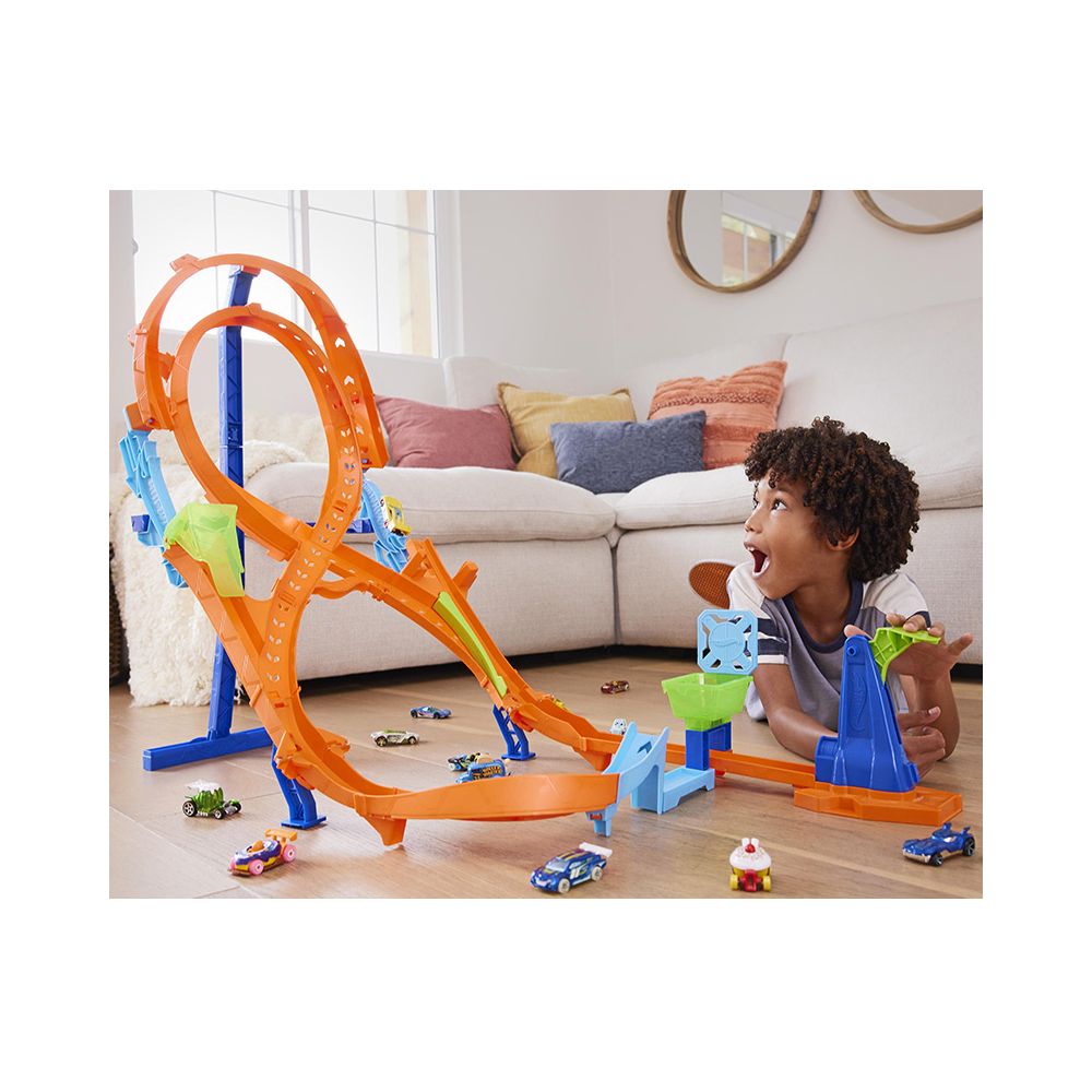 Set de joaca, masinuta cu 2 circuite, Hot Wheels, Vertical-8 Jump, HMB15