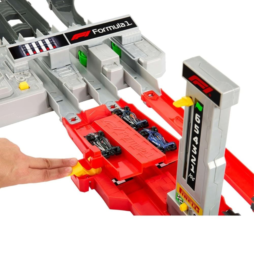 Set de joaca cu masinute si circuit, Hot Wheels, F1 Grand Prix