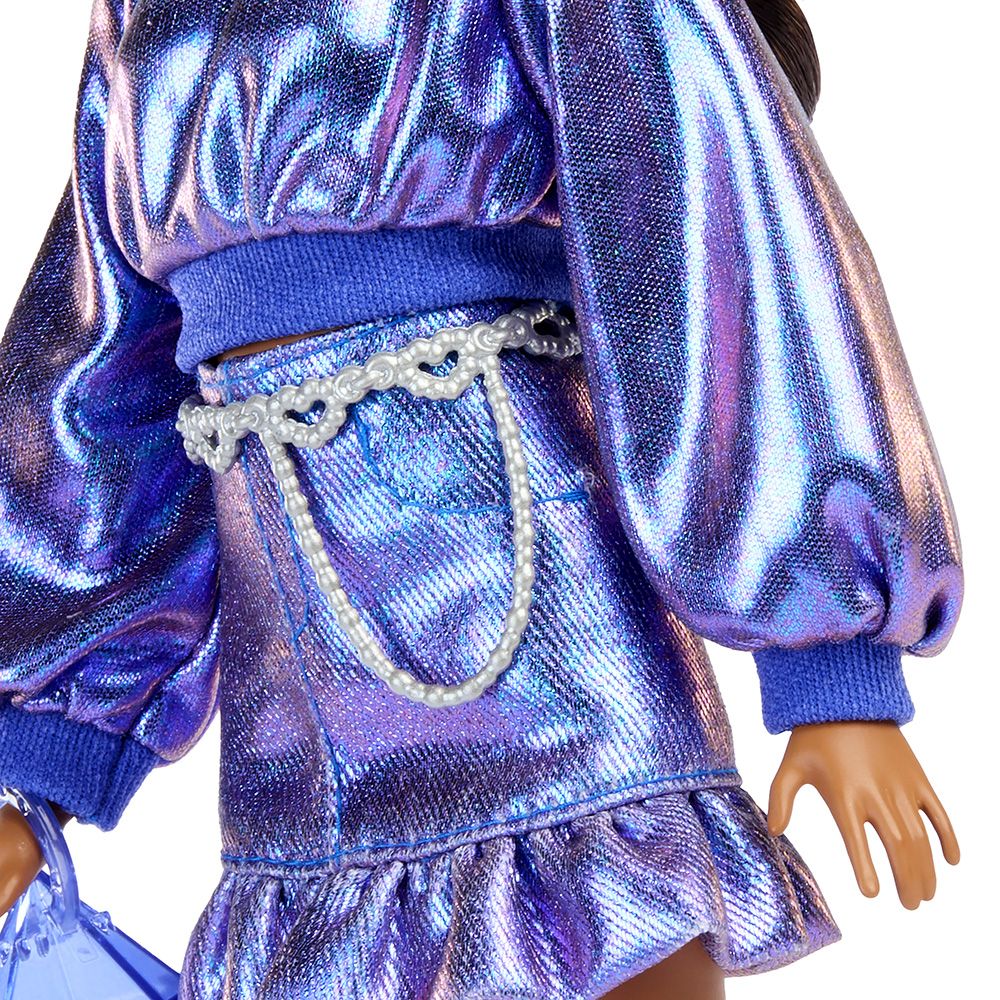 Papusa in tinuta albastra, Barbie Deluxe Style, JFP42
