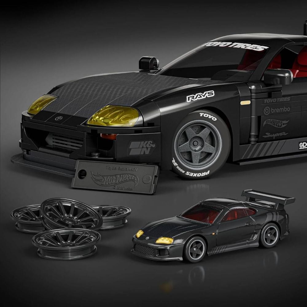 Set de constructie si masina metalica Brick Shop, Hot Wheels, Elite Series, ‘94 Toyota Supra MKIV, JKG40