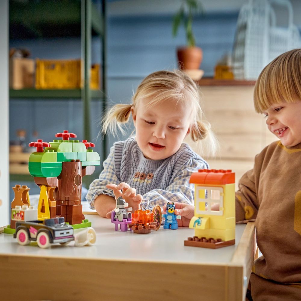 LEGO® DUPLO - Muffin Si Blue, fetele care aduc pizza (10469)