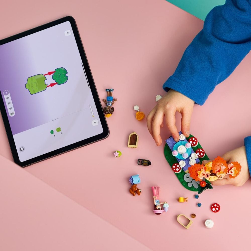 LEGO® Friends - Petrecere cu ceai in padure (42690)