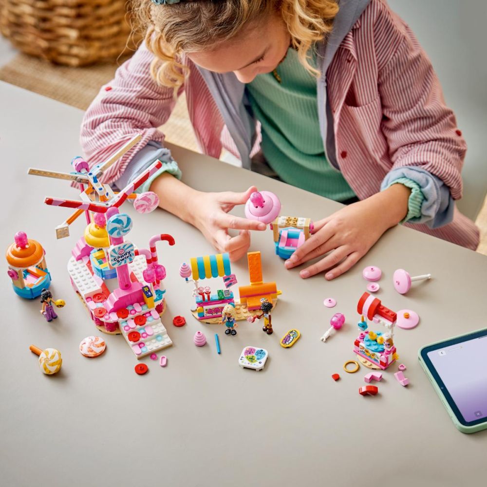 LEGO® Friends - Roata Ferris cu bomboane si briose (42700)